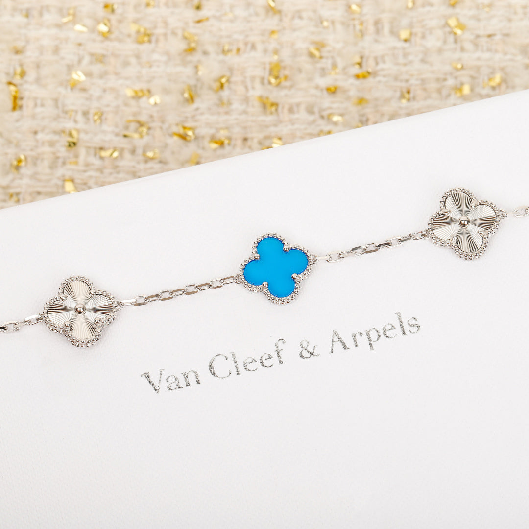 【関税負担なし・送料無料・代引可】【売れ筋】ヴァンクリーフ&アーペル ブレスレット 未使用 箱付き