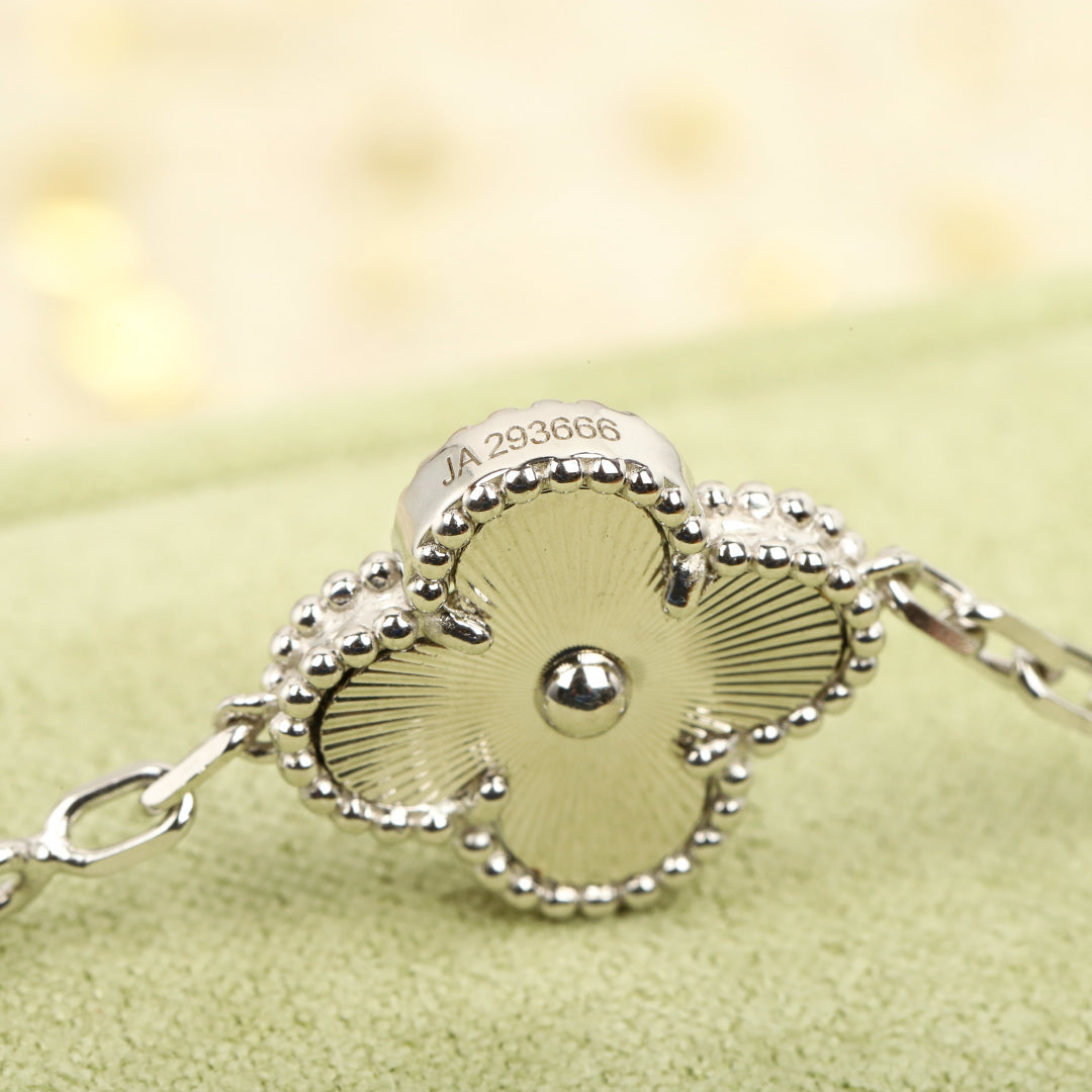 【関税負担なし・送料無料・代引可】ヴァンクリーフ&アーペル ブレスレット 未使用 箱付き