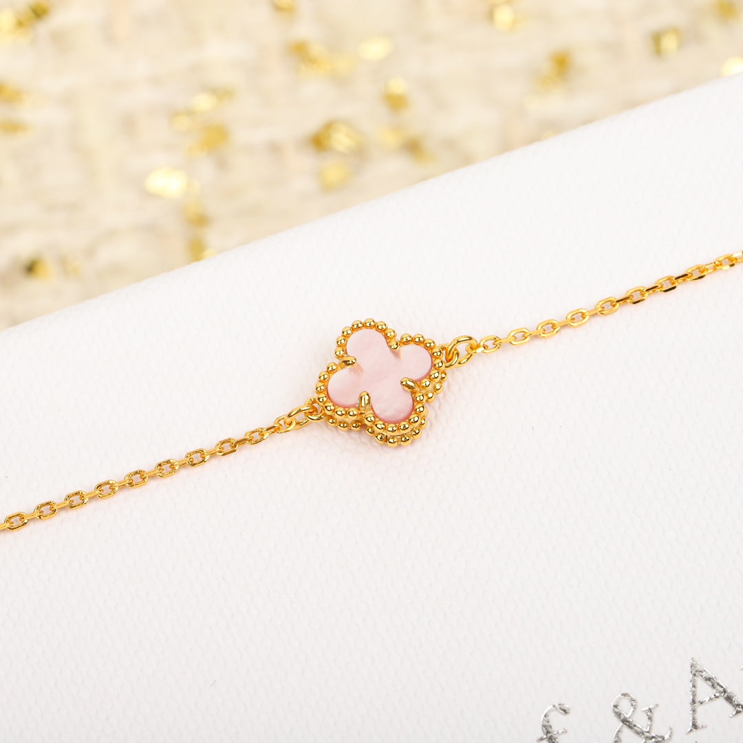 【関税負担なし・送料無料・代引可】ヴァンクリーフ&アーペル ブレスレット 未使用 箱付き