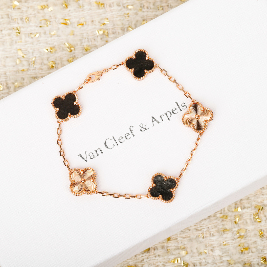 【関税負担なし・送料無料・代引可】ヴァンクリーフ&アーペル ブレスレット 未使用 箱付き