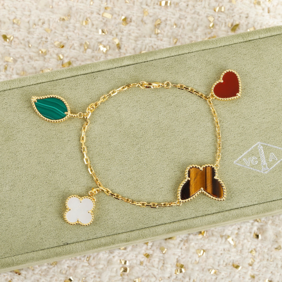 【関税負担なし・送料無料・代引可】【売れ筋】ヴァンクリーフ&アーペル ブレスレット 未使用 箱付き