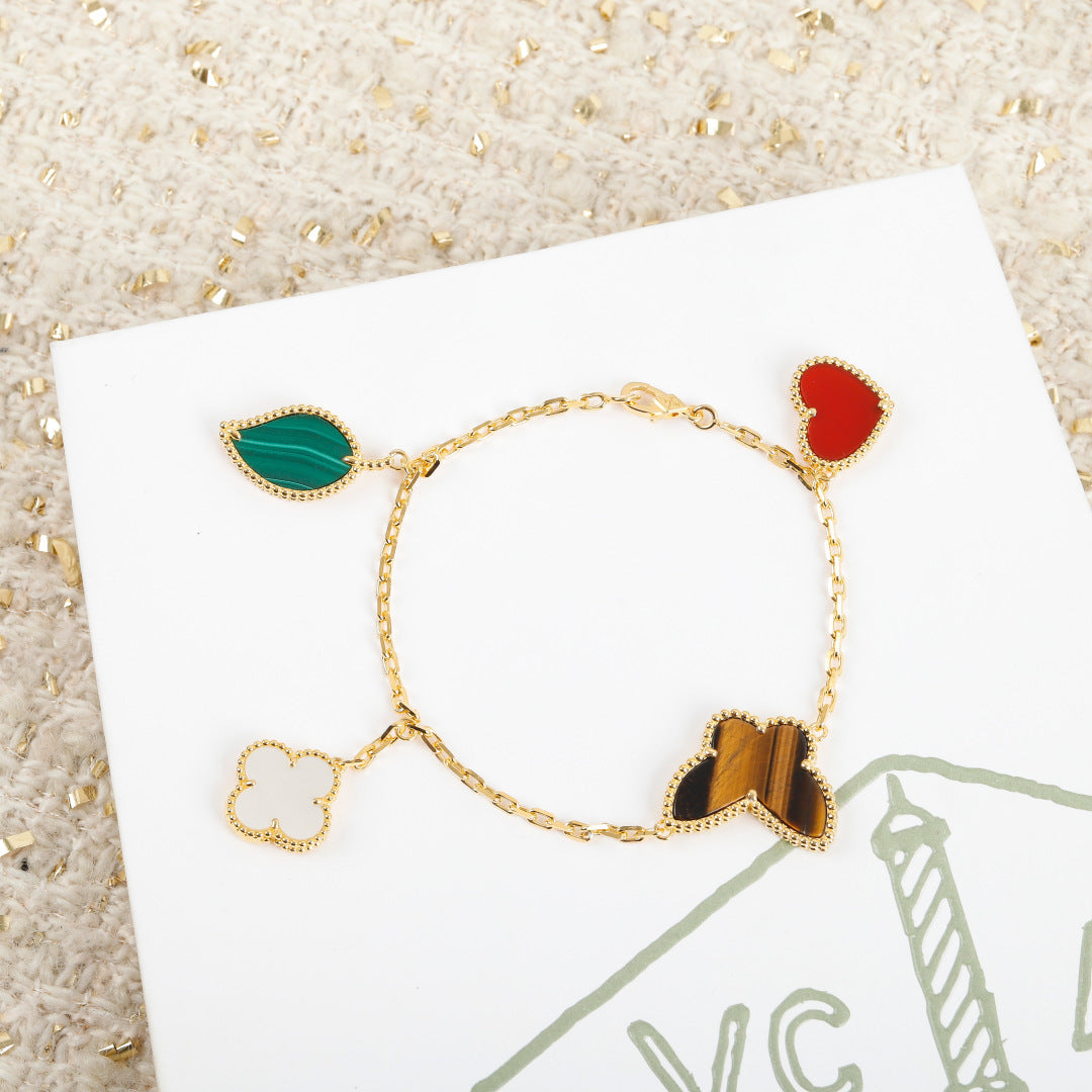 【関税負担なし・送料無料・代引可】【売れ筋】ヴァンクリーフ&アーペル ブレスレット 未使用 箱付き