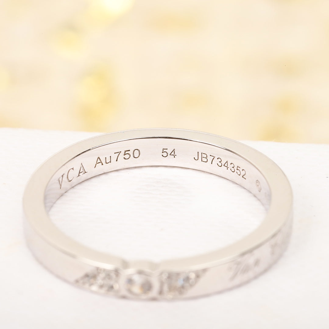 【関税負担なし・送料無料・代引可】【売れ筋】ヴァンクリーフ&アーペル リング 未使用 箱付き